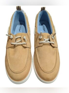 NEW- Kids Sz.5 Cat & Jack
Reece Slip On Boat Shoes Beige
Casual loafers